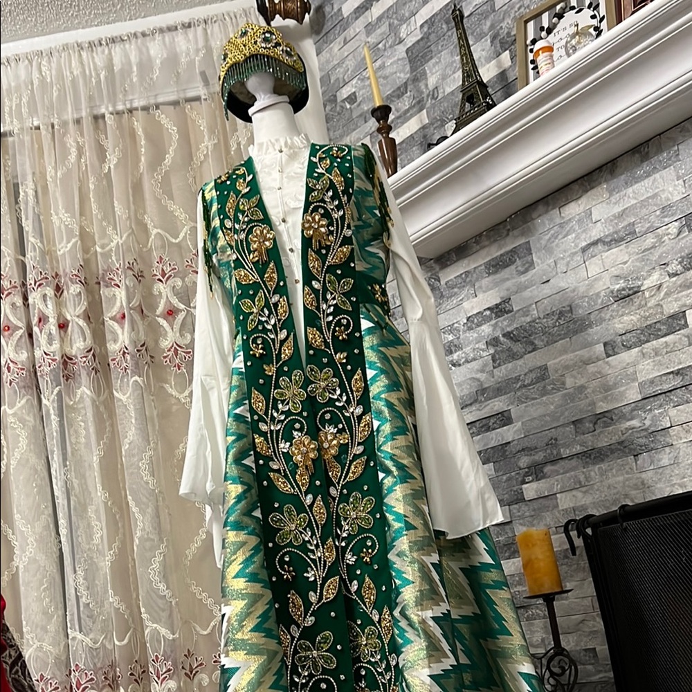 Turkish Embellished Green Vest with Gold beaded and rhinestones 3 pieces - Picture 3 of 14
